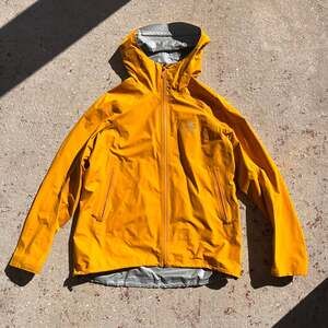 Arc'teryx Women's Beta LT Jacket in Yukon